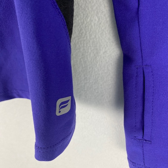 Fabletics Breathable Long Sleeve Top - Picture 4 of 7